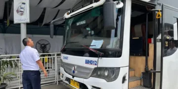 Armada bus DAMRI yang digunakan untuk angkutan perintis pedagang dan petani di Surabaya. (Sumber: DAMRI)