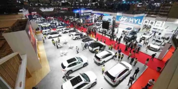 Barisan mobil listrik BYD ditampilkan dalam sebuah dealer Indonesia—simbol kebangkitan merek China di pasar otomotif Tanah Air. Foto: doc KabarBursa.com