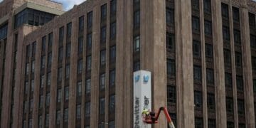 Suasana kantor Twitter (sekarang X) di San Francisco, menandai perubahan besar pasca akuisisi Elon Musk. (Sumber: Reuters)