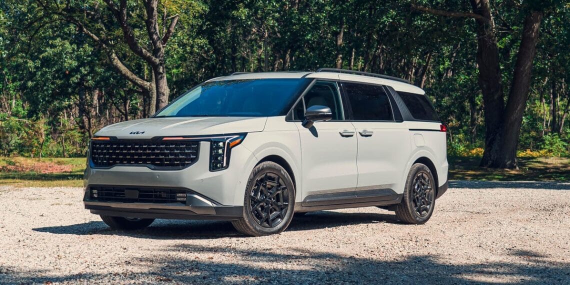 Tampilan Kia Carnival 2025 dengan desain modern dan fitur kenyamanan terbaru.