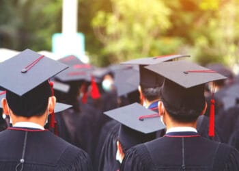 Ilustrasi mahasiswa mengikuti kuliah di perguruan tinggi. (Sumber: penerbitduta.com)