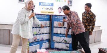 Program Desa Emas di Indramayu yang dipromotori Sandiaga Uno beri pelatihan UMKM mangga dan kerupuk agar berkualitas dan bisa go internasional—dengan harapan membuka lapangan kerja dan menguatkan ekonomi lokal.