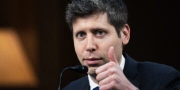 Sam Altman, CEO OpenAI, berbagi pandangan futuristik tentang karier anak muda—bahkan sampai terpikir mereka bisa bekerja dari luar angkasa. (Sumber: Fortune via Getty Images)