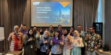 Rektor Binus University, Dr Nelly, menegaskan pentingnya pemahaman dasar AI untuk mahasiswa dari semua jurusan agar bisa memanfaatkannya secara etis dan produktif. (Sumber: Tribunnews)