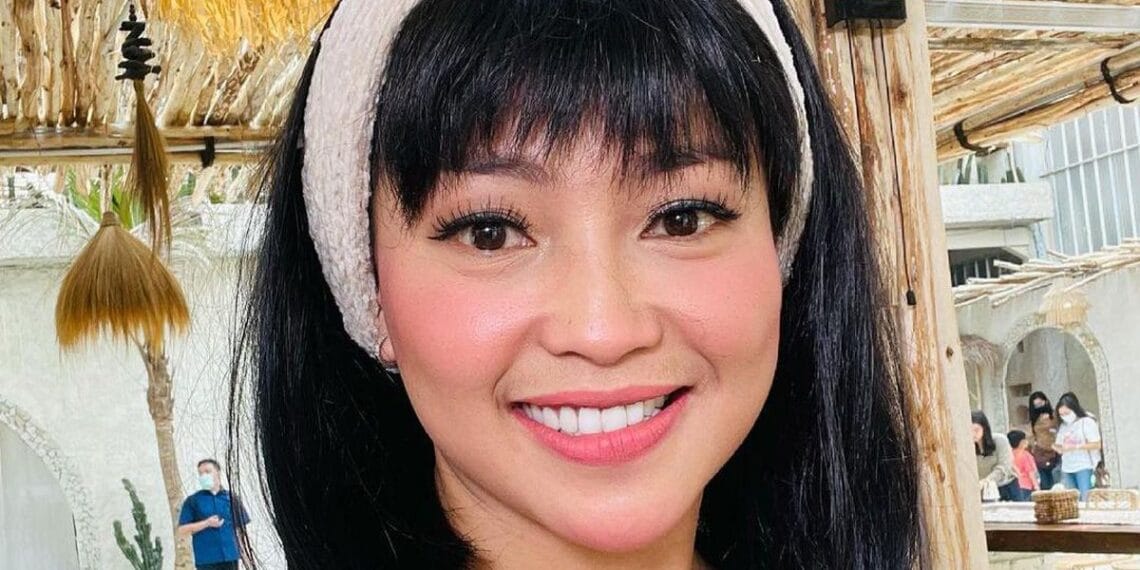 Berita duka datang saat Mpok Alpa wafat karena kanker payudara, sementara itu isu royalti lagu bikin heboh, merembet ke hotel, kafe, bahkan pernikahan.