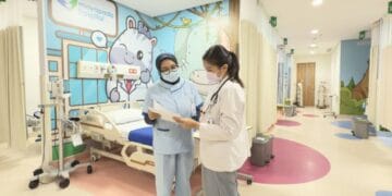 Suasana ruangan IGD Anak di Mayapada Hospital dipenuhi nuansa ceria dan animasi—didesain khusus agar anak merasa nyaman dan tenang kala membutuhkan pertolongan darurat. (Sumber: Mayapada Hospital)