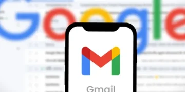 Ilustrasi pengguna Gmail yang terkena serangan phishing setelah data bocor — hati-hati sebelum klik atau angkat telepon. (Sumber: shutterstock)