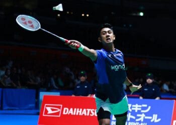 Alwi Farhan sedang bersiap di lapangan pertandingan menjelang Kejuaraan Dunia 2025. Sumber: dok. PBSI melalui detikSport.