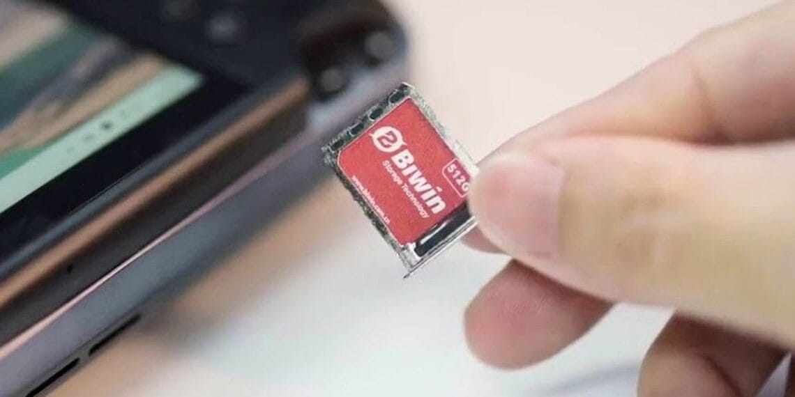 Biwin meluncurkan SSD baru seukuran kartu SIM, mini tapi super kencang—bisa dibaca sampai 3.700 MB/s, tahan air, debu, dan jatuh 3 meter. Cocok untuk konsol genggam dan perangkat portabel. (foto: dok. GPD)