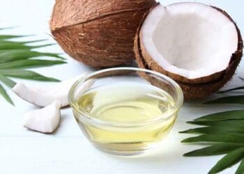 Ilustrasi minyak kelapa (Virgin Coconut Oil) yang biasa dipakai untuk memasak maupun perawatan kulit. (Sumber: Alodokter)