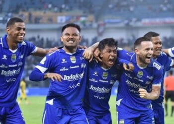 Pemain Persib Bandung tengah berlatih sebagai persiapan pertandingan liga, namun laga kontra Borneo FC kini terancam ditunda. (Foto: detikcom)