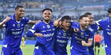 Pemain Persib Bandung tengah berlatih sebagai persiapan pertandingan liga, namun laga kontra Borneo FC kini terancam ditunda. (Foto: detikcom)