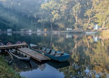 Umbul Senjoyo menjadi destinasi wisata favorit di Salatiga dengan air jernih, suasana sejuk, dan fasilitas rekreasi untuk seluruh keluarga. Foto: Traveloka