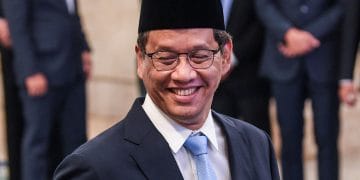 Menteri Keuangan Purbaya Yudhi Sadewa bersiap mengikuti pelantikan menteri dan wakil menteri Kabinet Merah Putih di Istana Negara, Jakarta, Senin (8/9/2025). (Sumber: Galih Pradipta/ANTARA FOTO)