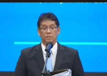 Menteri Keuangan Purbaya Yudhi Sadewa sedang menyampaikan keterangan kepada pers soal kebijakan pengalihan dana pemerintah. (Sumber: Liputan6.com/ Tira Santia)