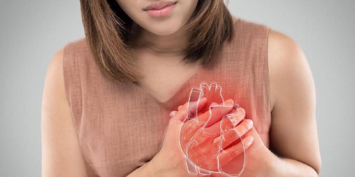 Studi baru menunjukkan lebih dari setengah serangan jantung pada wanita di bawah 65 tahun disebabkan oleh faktor selain penyumbatan arteri tradisional. Kenali risiko tersembunyi dan gejalanya. (Sumber: iStockphoto/Tharakorn)