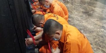 Kasus kematian Kepala Cabang Bank BUMN mengungkap keterlibatan banyak pihak, termasuk oknum TNI. Polisi menetapkan belasan tersangka dengan motif imbalan uang ratusan juta rupiah. Foto: Tribunnews