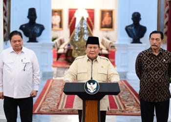 Presiden Prabowo merubah 8 Program Cepat Pemerintah 2025, termasuk kenaikan gaji ASN, pejabat, dan pembentukan Badan Penerimaan Negara untuk memperkuat kebijakan fiskal serta kesejahteraan aparatur. Sumber: Sekretariat Negara RI
