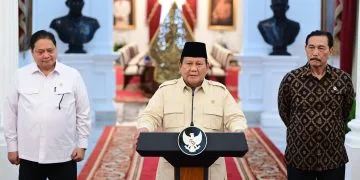 Presiden Prabowo merubah 8 Program Cepat Pemerintah 2025, termasuk kenaikan gaji ASN, pejabat, dan pembentukan Badan Penerimaan Negara untuk memperkuat kebijakan fiskal serta kesejahteraan aparatur. Sumber: Sekretariat Negara RI