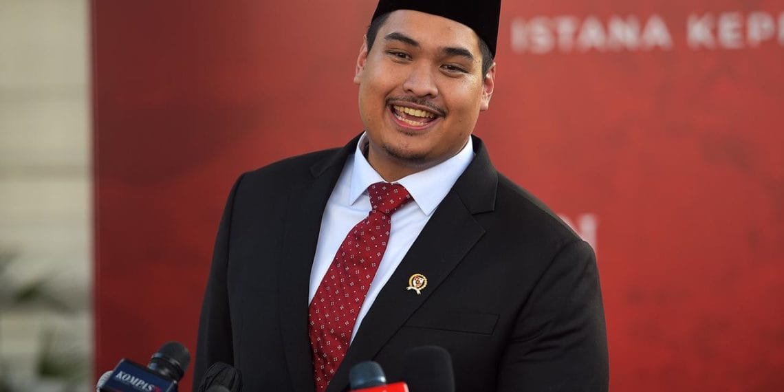 Sosok yang disebut kuat menjadi pengganti Menpora Dito Ariotedjo dikabarkan sedang berada di luar kota sehingga belum bisa dilantik—ilustrasi Menpora baru. (Sumber: ANTARA via The Jakarta Post)