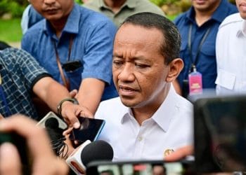 Penghentian operasional tambang Freeport selama tiga minggu berdampak besar pada pendapatan negara. Pemerintah fokus pada pencarian lima pekerja yang masih terjebak di bawah tanah. (Sumber: BPMI Setpres)