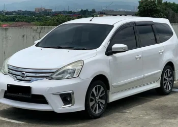 Perbandingan pajak tahunan MPV 1.500 cc di Indonesia vs Malaysia: selisih pajak yang jauh karena sistem Road Tax vs PKB + BBNKB + pajak pusat; lihat detail angka dan dampaknya bagi konsumen. Foto: instagram.com/garasi308