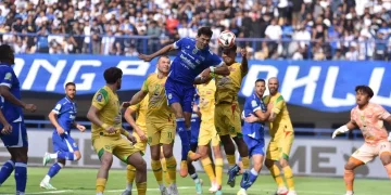 Pemain Persib Bandung bersiap menghadapi Lion City Sailors di Liga Champions Asia 2. (Sumber: Persib.co.id/Barly Isham)