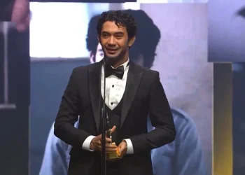 Film debut Reza Rahadian, “On Your Lap,” sukses besar di Busan Vision Awards, membawa pulang empat penghargaan bergengsi dan menegaskan posisi perfilman Indonesia di panggung internasional.