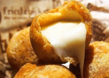 Korean Cheese Ball, camilan renyah berisi keju lumer, cocok untuk ide jualan atau bekal sekolah anak. (Sumber: Open Rice Via viva.co.id)