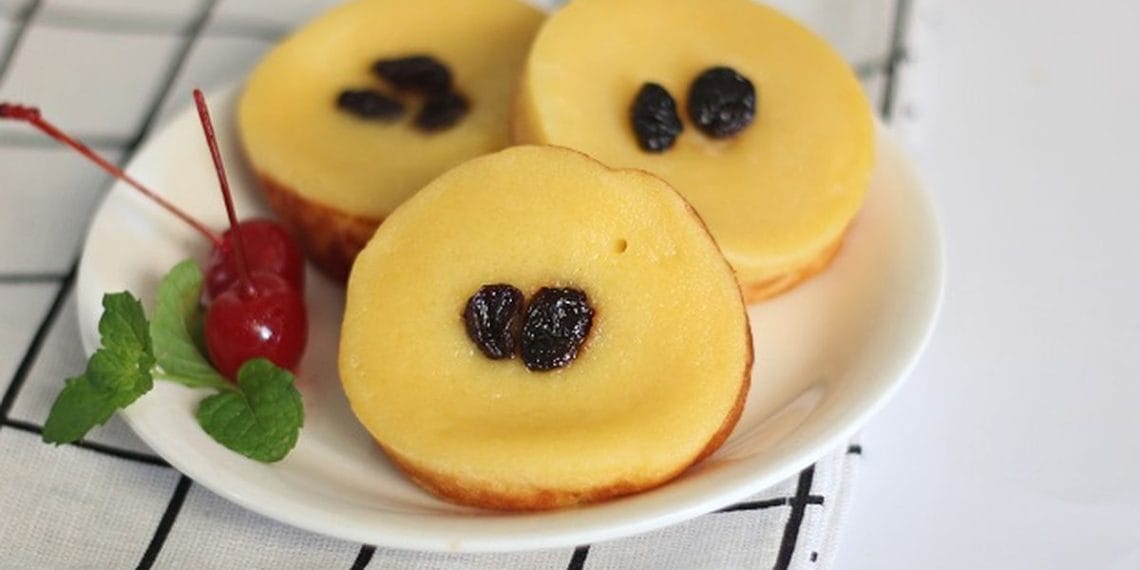 Kue lumpur kismis dengan tekstur lembut dan manis, cocok untuk camilan keluarga. (Sumber: Diade Riva Nugrahani / shutterstock Via Kompas)