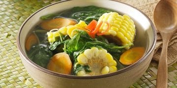 Nikmati kesegaran sayur bayam jagung temu kunci, resep praktis kaya vitamin dan serat untuk gaya hidup sehat. (Sumber: Sajian Sedap)