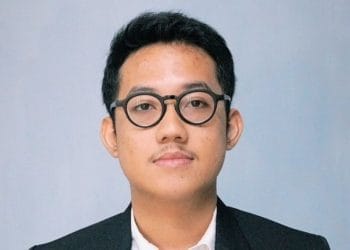 Delpedro Marhaen, Direktur Eksekutif Lokataru Foundation, saat tengah dikabarkan ditangkap paksa oleh aparat (Sumber: Suara.com)