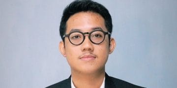 Delpedro Marhaen, Direktur Eksekutif Lokataru Foundation, saat tengah dikabarkan ditangkap paksa oleh aparat (Sumber: Suara.com)