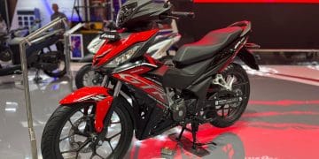 Honda Supra GTR hadir di IMOS 2025. Meski pangsa pasar motor bebek terus menurun, PT Astra Honda Motor menegaskan model ini masih memiliki peminat setia, terutama di luar Jawa. (Sumber: Kompas.com)