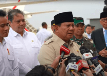 Presiden menginstruksikan pengetatan pengawasan program makan bergizi gratis setelah ribuan warga keracunan – simak langkah lengkapnya. (Sumber: Youtube Sekretariat Presiden)