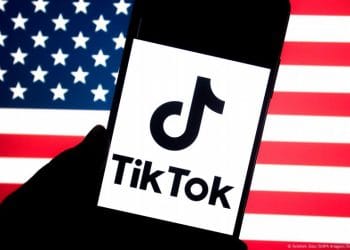 Setelah panggilan konstruktif antara Trump dan Xi, peluang penjualan aset US TikTok oleh ByteDance kembali terbuka, termasuk isu kontrol algoritma dan kepemilikan sesuai regulasi keamanan AS. Foto: Avishek Das/SOPA Images/Sipa USA/picture alliance