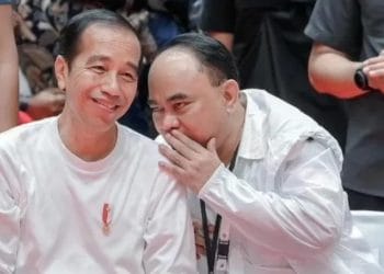 Budi Arie Setiadi bersama Presiden Joko Widodo dalam sebuah acara resmi; menggambarkan hubungan formal kedua tokoh yang kini bergejolak dengan reshuffle kabinet. (Sumber: Publica-News)