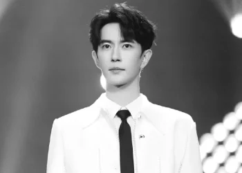 Aktor dan penyanyi Tiongkok Yu Menglong dikabarkan meninggal dunia setelah terjatuh dari gedung di Beijing. Polisi memastikan tidak ada unsur kriminal. Foto aktor Yu Menglong. (Sumber: Weibo via overseasidol.com)