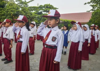 Bingung memilih sekolah negeri atau swasta untuk anak? Simak pertimbangan penting dari fasilitas, biaya, kualitas guru, hingga kebutuhan anak sebelum memutuskan. Foto: ANTARA/FB Anggoro