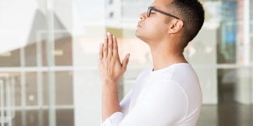 Temukan cara sederhana atasi stres dalam 5 menit. Praktis, mudah diterapkan, dan ampuh menenangkan pikiran di tengah kesibukan sehari-hari. (Sumber: Freepik)