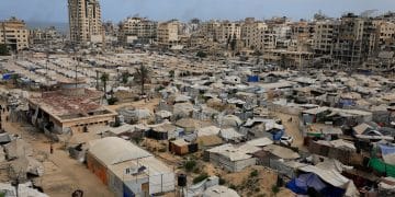 Mesir mengutuk serangan darat Israel ke Kota Gaza, memperingatkan risiko bencana kemanusiaan jika operasi militer diperluas ke pusat kota. Dukungan internasional dan perhitungan korban menjadi sorotan. Sumber: Reuters