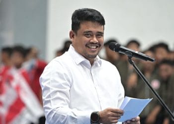 Razia truk berpelat Aceh oleh Gubernur Sumatera Utara menuai protes publik. Ketahui alasan, reaksi, dan klarifikasi Pemprov. (Sumber: infosumut.id)