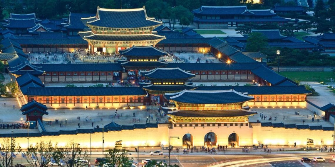 Seoul dinobatkan Kota Paling Coziest di Asia karena gabungan budaya, ratusan kafe, arsitektur bersejarah, dan hari hujan yang hangat. (Sumber: suneducationgroup.com)