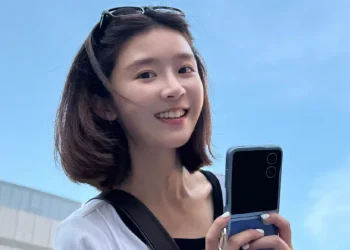 Profil Song Yiren, aktris Cina-Kanada yang mendadak ramai setelah dikaitkan dengan isu kematian Yu Menglong; info awal kehidupan, identitas, dan reaksi publik terhadap kontroversinya. Foto: via Weibo.