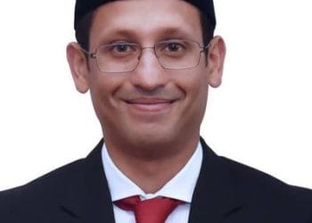 Nadiem Makarim tampak tiba di Gedung Kejaksaan Agung bersama kuasa hukum untuk pemeriksaan terkait kasus dugaan korupsi pengadaan laptop Chromebook. (Foto: ANTARA FOTO/Bayu Pratama S.