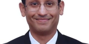 Nadiem Makarim tampak tiba di Gedung Kejaksaan Agung bersama kuasa hukum untuk pemeriksaan terkait kasus dugaan korupsi pengadaan laptop Chromebook. (Foto: ANTARA FOTO/Bayu Pratama S.