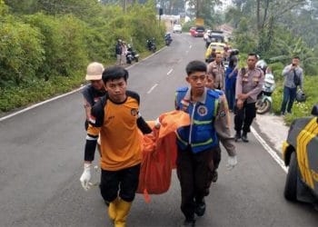 Pelaku Alvi Maulana membunuh dan memutilasi pacarnya, Tiara Angelina Saraswati, menjadi ratusan potongan tubuh. Polisi membantah kabar bahwa korban tengah hamil. Simak penjelasan lengkapnya. Foto:
Tribunnews
