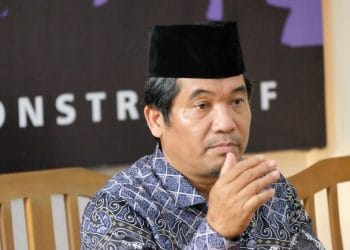 KPU menerbitkan Keputusan Nomor 731 Tahun 2025 yang mengecualikan dokumen pencapresan seperti ijazah dan SKCK dari akses publik. Ray Rangkuti (LIMA) menilai keputusan itu aneh dan bertentangan dengan prinsip demokrasi dan transparansi pemilu. Foto: Istimewa