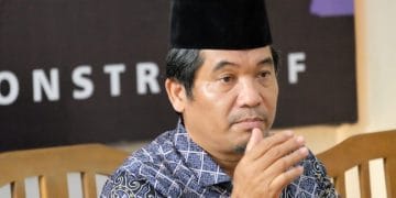 KPU menerbitkan Keputusan Nomor 731 Tahun 2025 yang mengecualikan dokumen pencapresan seperti ijazah dan SKCK dari akses publik. Ray Rangkuti (LIMA) menilai keputusan itu aneh dan bertentangan dengan prinsip demokrasi dan transparansi pemilu. Foto: Istimewa
