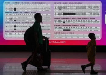 KAI gelar flash sale tiket Rp 80.000 untuk HUT ke-80. Tersedia 30.000 tiket murah ke berbagai tujuan populer. Catat jadwal dan cara belinya! (Sumber: Antara Foto/Didik Suhartono/bar)